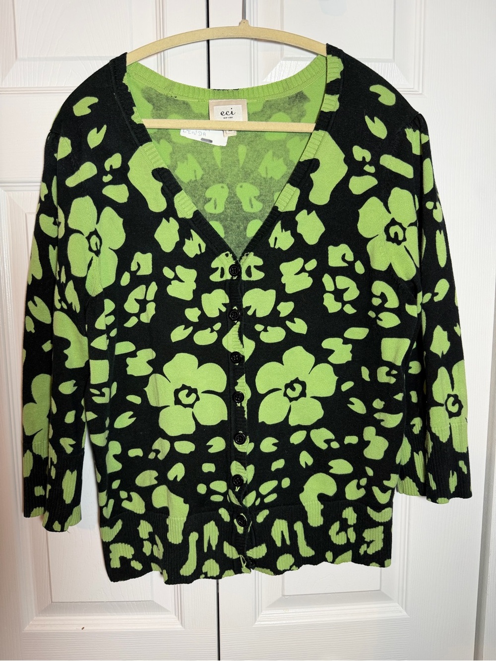 Linda Connolly’s ECI Floral Button-Front Cardigan